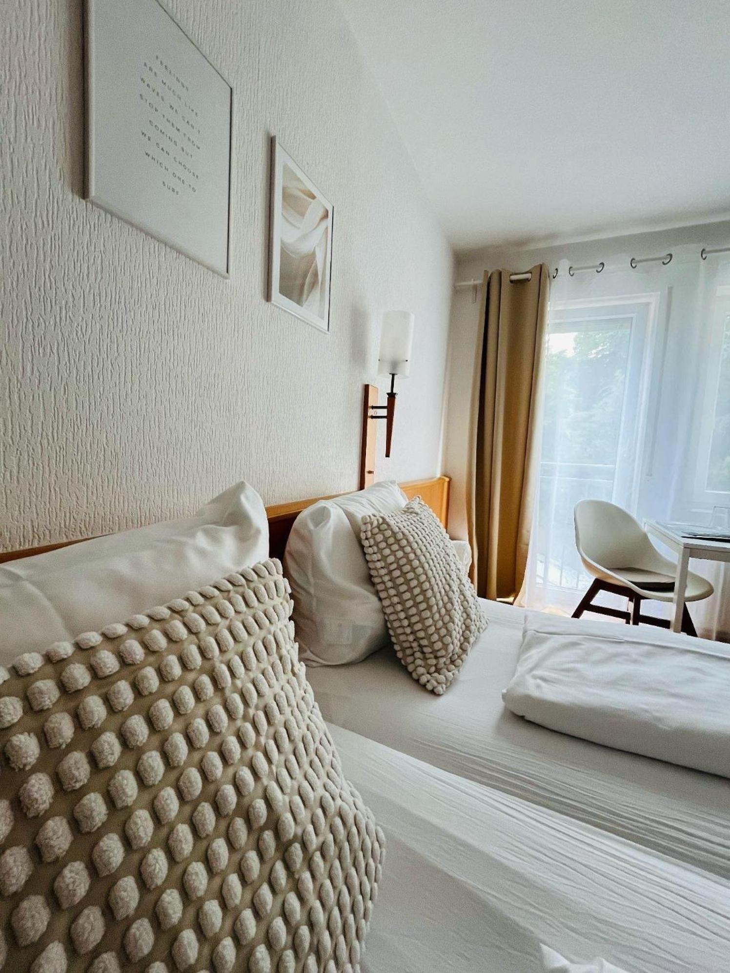 Am Landhaus - Gaestezimmer Walsheim Chambre photo